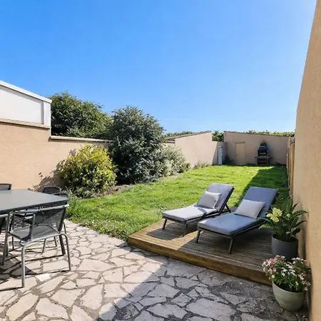 Holiday home Maison Des Sens